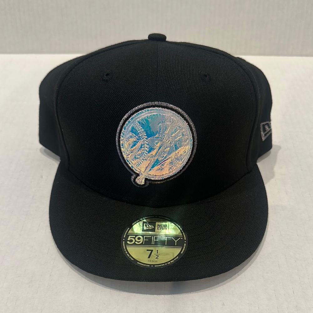 New Era New York Yankees Black 59FIFTY Fitted Hat Shimmer Logo Cooperstown